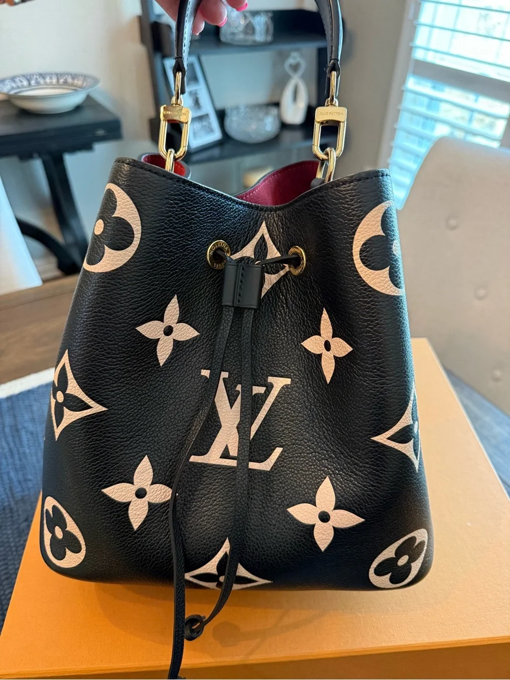 Louis Vuitton Black Monogram Neo Noe